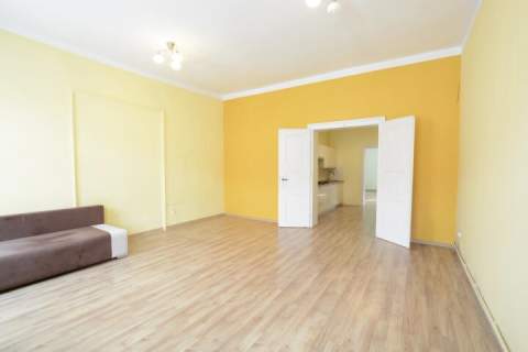 1 piętro, zadbana kamienica, 90 m2