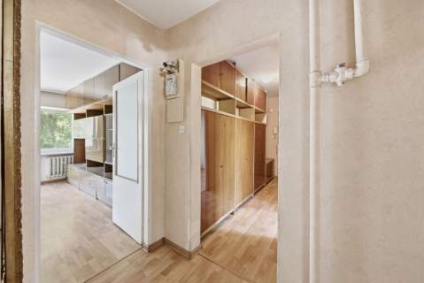 Pierwsze piętro Dwa pokoje Balkon