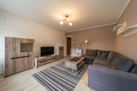Pszona 20, Prądnik Czerwony, 3 pokoje z balkonem