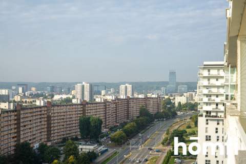 Atrakcyjny apartament na 10 piętrze, blisko morza