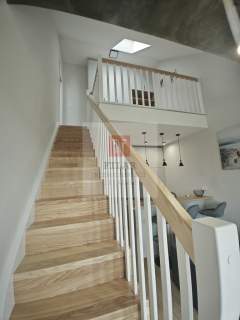 Rewal-elegancki apartament miejsce parkingowe.