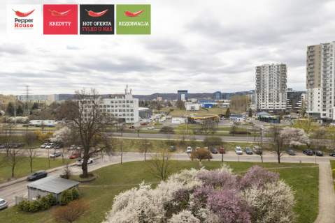 Słoneczna kawalerka z widokiem na park