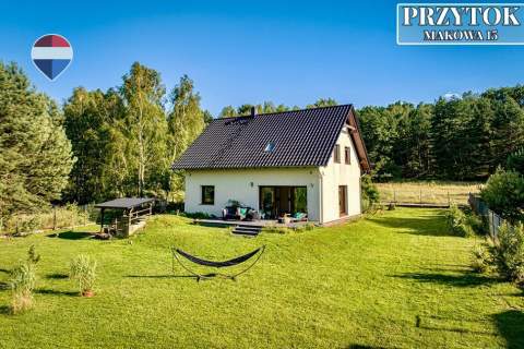 Przestronny dom rodzinny z dużą działką 