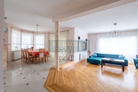 Dom dla rodziny 6 pokoi, działka 1230m2