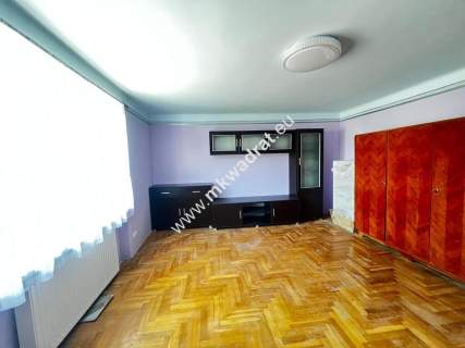 Wolnostojący dom na działce 1140 m2 Brwinów