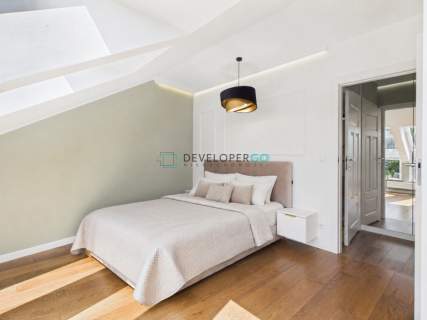 Trzypokojowy apartament w kamienicy z garażem,