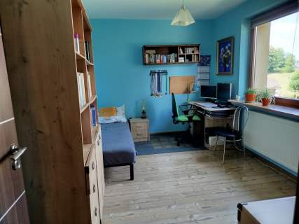 Gotowy do zamieszkania dom z ogrodem i garażem Brzeszcze