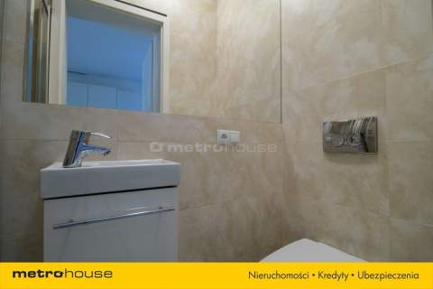 Segment środkowy 125m2, wiata, 5 pokoi