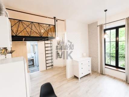 Salwator, studio z antresolą do wejścia