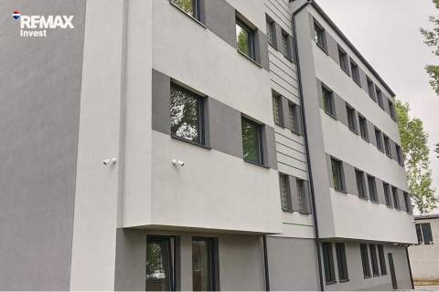 Budynek komercyjny działający hotel pracowniczy