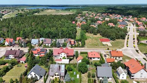 Dom w zabudowie bliźniaczej w Piszu blisko jeziora Roś