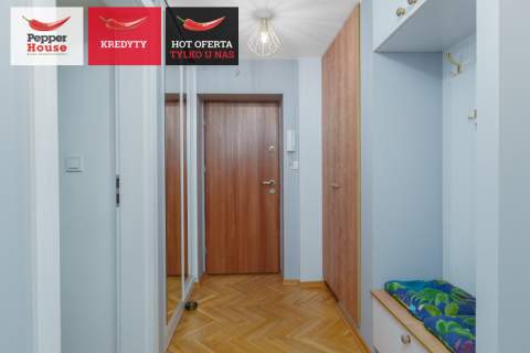 53,4 m -salon z kuchnią 2 sypialnie po remoncie