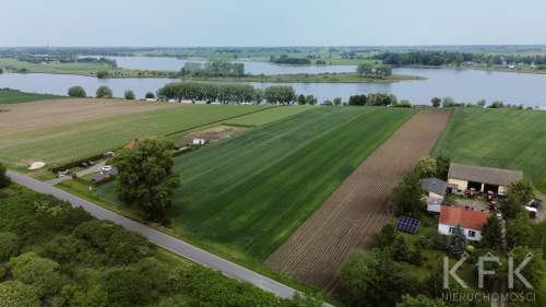 Działka z dostępem do linii brzegowej