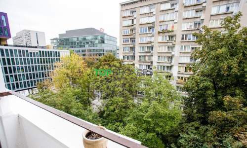 Dwa pokoje z oddzielną kuchnią w centrum, metro