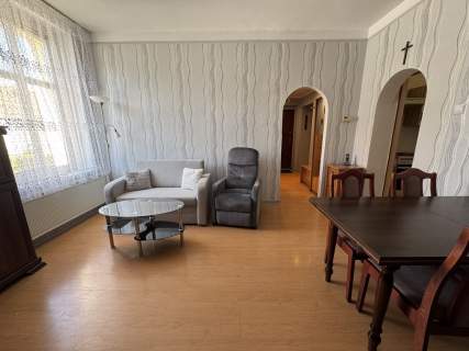Mieszkanie na parterze 3 pokoje garaż