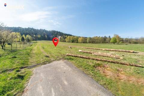 Działka budowlana 30 arów blisko terenów leśnych