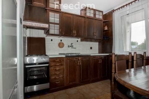 5-pokojowe mieszkanie 75,5 m w centrum, blisko UM
