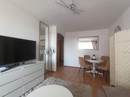 Wyposażone 2 pokoje, odrębna kuchnia, balkon