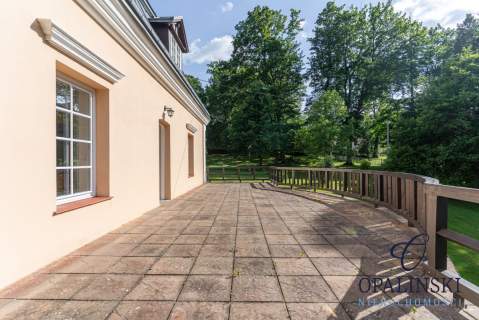 Dwór z Parkiem 1,75 ha Odrestaurowany Biznes