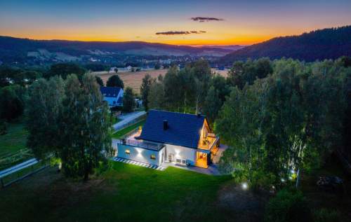 Nowoczesny dom z panoramicznym widokiem na góry