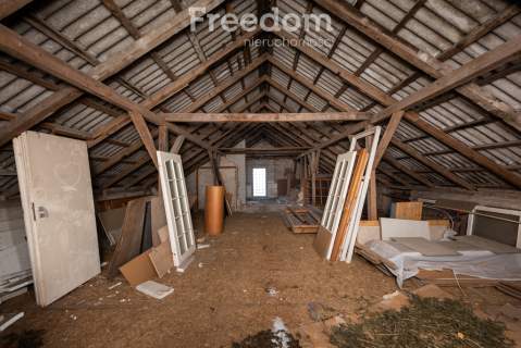 Budynek hala na działce 1 365 m2 