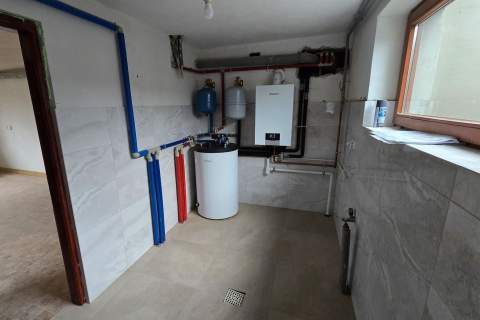 Dom wolnostojący 400m2 Działka 23a Brunary Gorlice