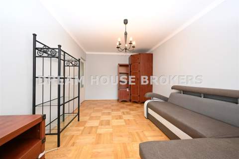 42,7 m do remontu Rycerska centrum