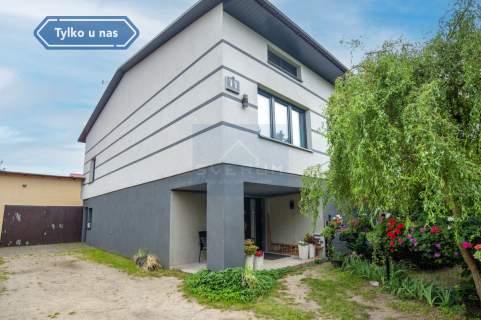 Dom wolnostojący/ Herby