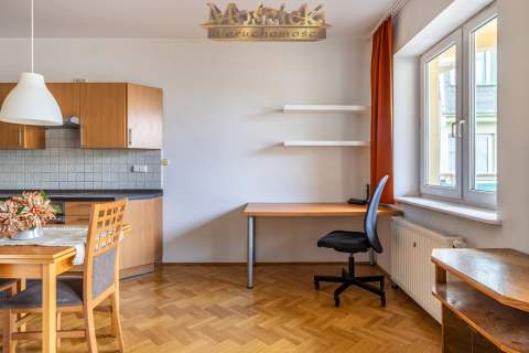 Do wynajęcia super kawalerka na Villardczyków.