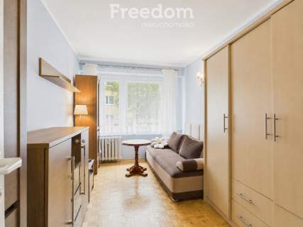 Rodzinne mieszkanie, parter, 4 pokoje, balkon