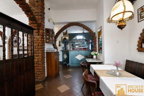 ZAJAZD Z RESTAURACJĄ NA SPRZEDAŻ - GMINA OZIMEK