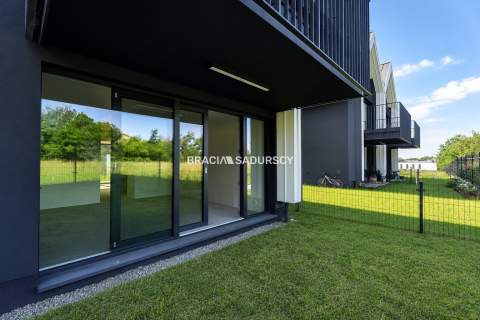 3pokoje,50m2,nowe budownictwo,2 ogródki,m.postojow