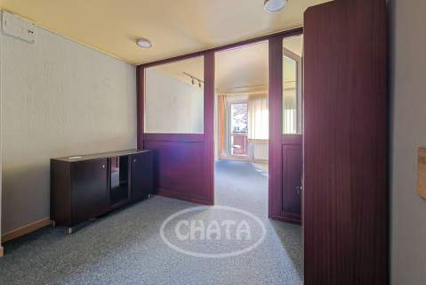 LOKAL BIUROWO-USŁUGOWY/40 M2 BALKON