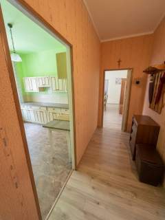 NIKISZOWIEC. Do zamieszkania, na biuro lub pod wynajem
