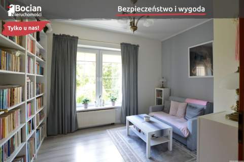 Willa pod lasem Duży ogród Niedaleko Gdyni 