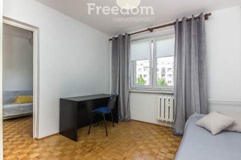 5-pokojowe mieszkanie 75,5 m w centrum, blisko UM
