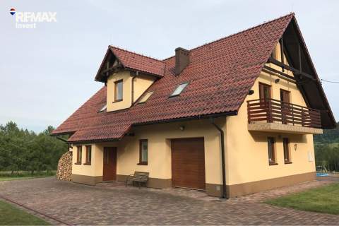 Dom słoneczny azyl z lasem i widokami