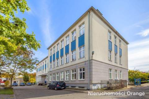 Budynek biurowy w centrum Łęczycy