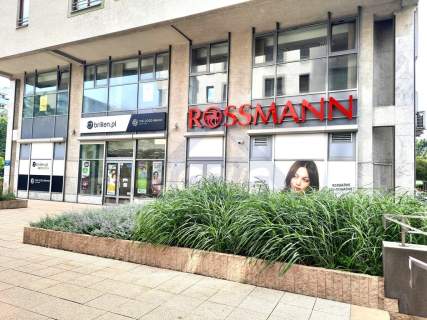 LOKAL Z ROSSMANNEM