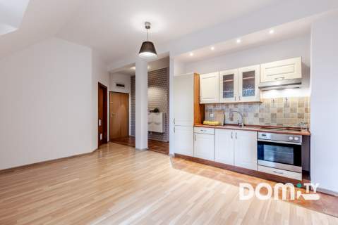 Przestronne, duża komórka lokatorska, balkon