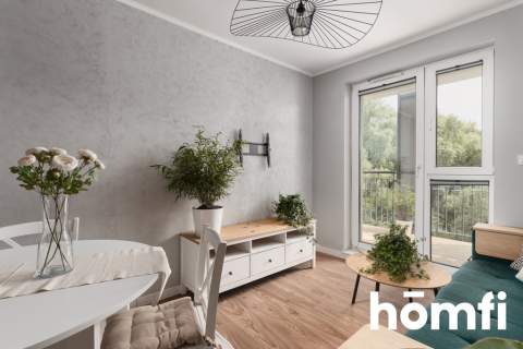 Nowoczesne mieszkanie balkon widok na zieleń