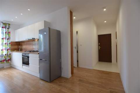 Duża kuchnia z jadalnią, balkon, dwustronne