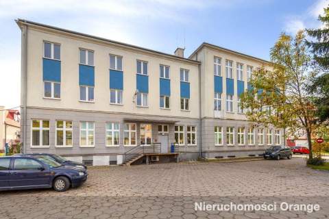 Budynek biurowy w centrum Łęczycy
