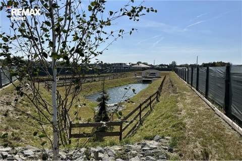 Rekreacyjna działka ze stawem 5km od Park Rozrywki