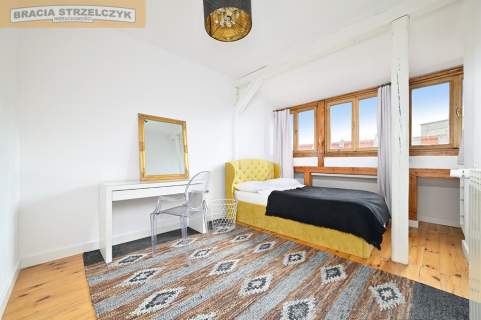 4 pokojowy apartament w kamienicy Plac Narutowicza