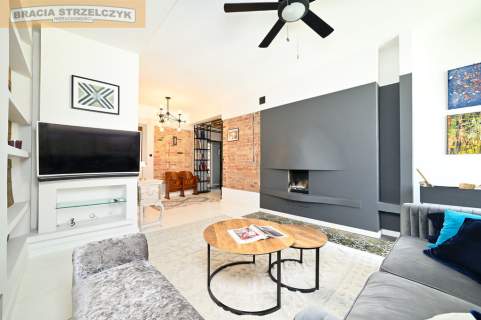 4 pokojowy apartament w kamienicy Plac Narutowicza