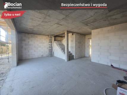 Nowoczesny budynek w stanie deweloperskim premium 