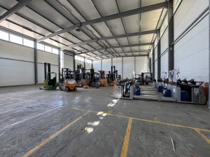 Magazyn 1200 m2 biuro 580 m2 3 bramy Puławska Warszawa