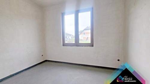 Nowy dom ze świetną komunikacją do centrum.