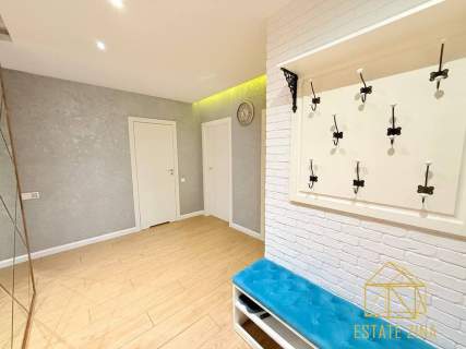 Przestronny apartament z prywatnym ogrodem